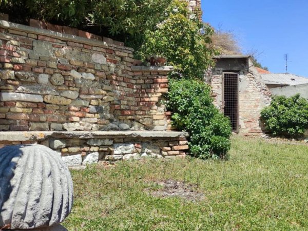 appartamento in vendita ad Ancona in zona Piano San Lazzaro