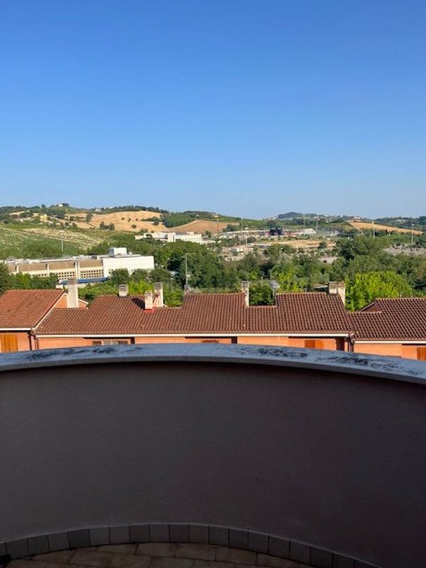casa indipendente in vendita ad Ancona in zona Piano San Lazzaro