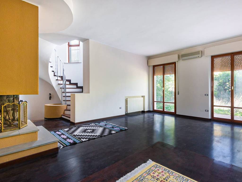 casa indipendente in vendita ad Ancona in zona Candia