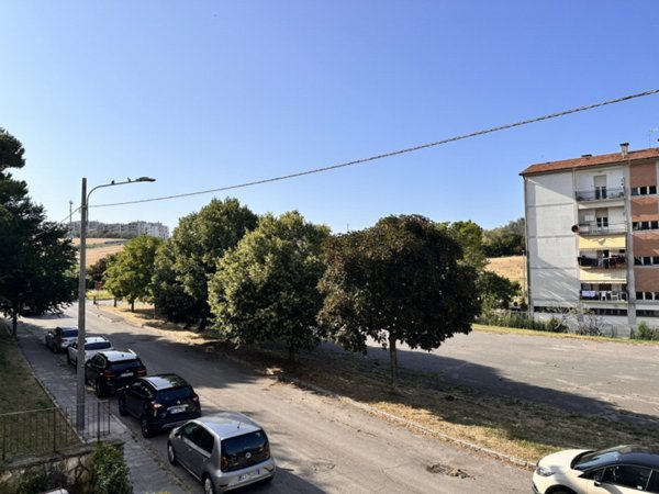 appartamento in vendita ad Ancona in zona Collemarino