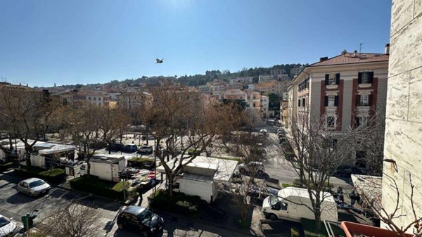 appartamento in vendita ad Ancona in zona Adriatico