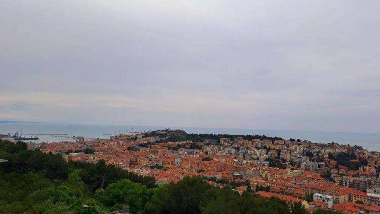 appartamento in vendita ad Ancona in zona Pietra La Croce