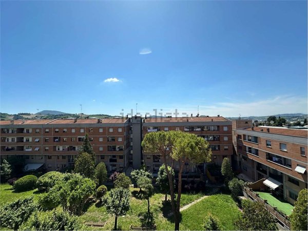 appartamento in vendita ad Ancona in zona Piano San Lazzaro