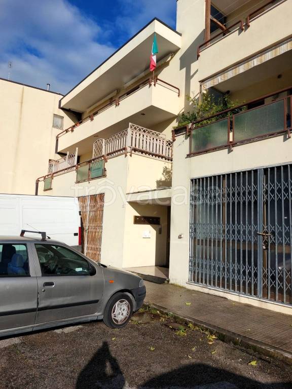 appartamento in vendita ad Ancona in zona Collemarino