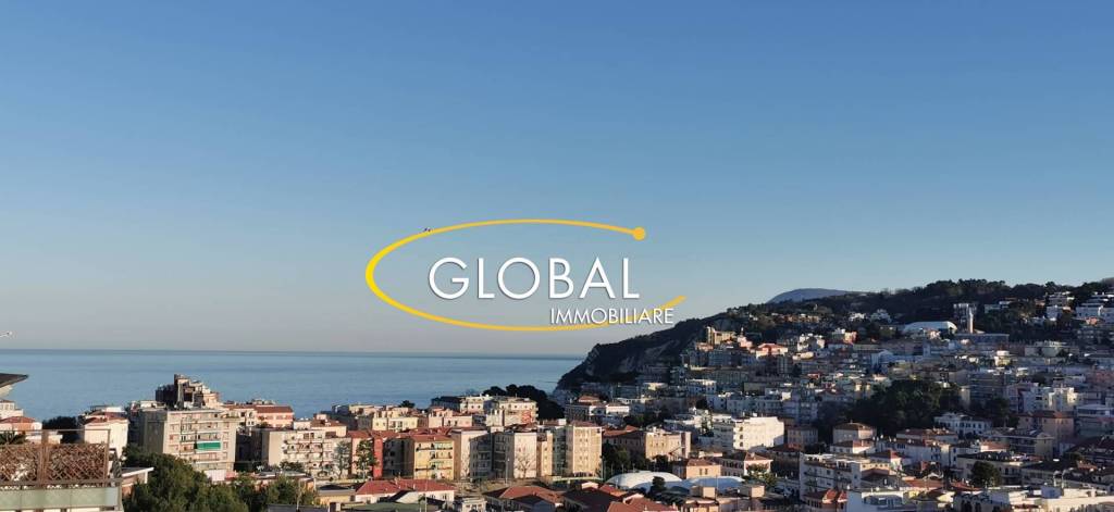 appartamento in vendita ad Ancona in zona Passetto