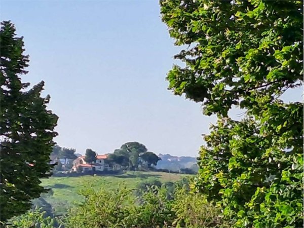 appartamento in vendita ad Ancona in zona Vallemiano