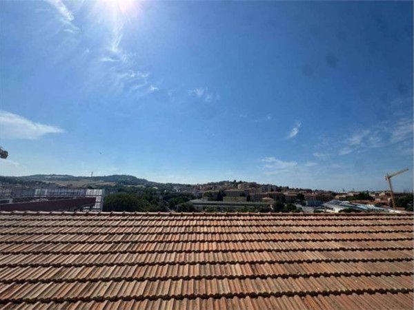 appartamento in vendita ad Ancona in zona Tavernelle