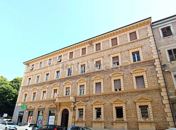 appartamento in vendita ad Ancona in zona Adriatico