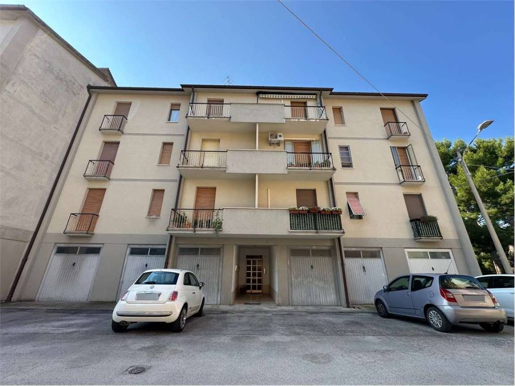 appartamento in vendita ad Ancona in zona Piano San Lazzaro