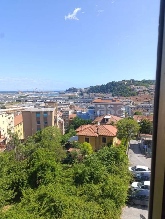 appartamento in vendita ad Ancona in zona Piano San Lazzaro
