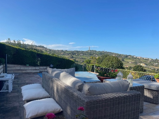 casa indipendente in vendita ad Ancona in zona Aspio di Ancona