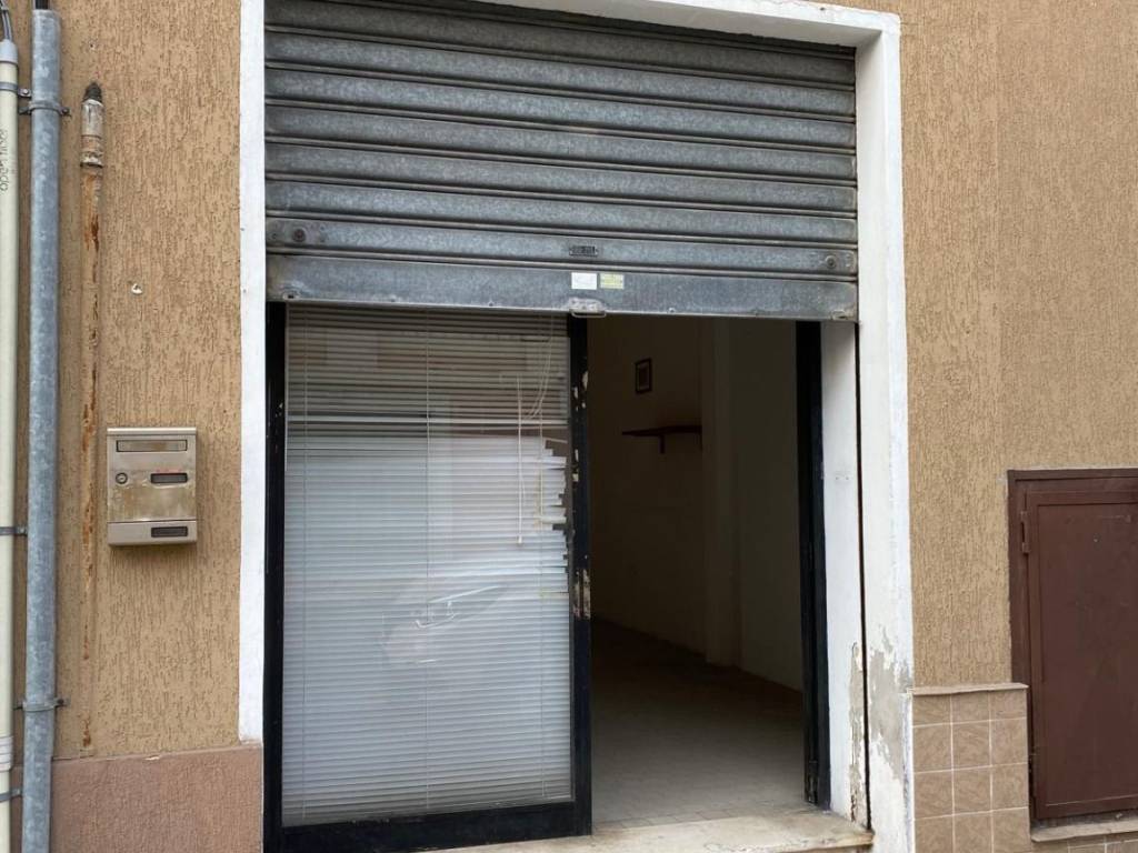 locale commerciale in vendita ad Ancona in zona Pinocchio