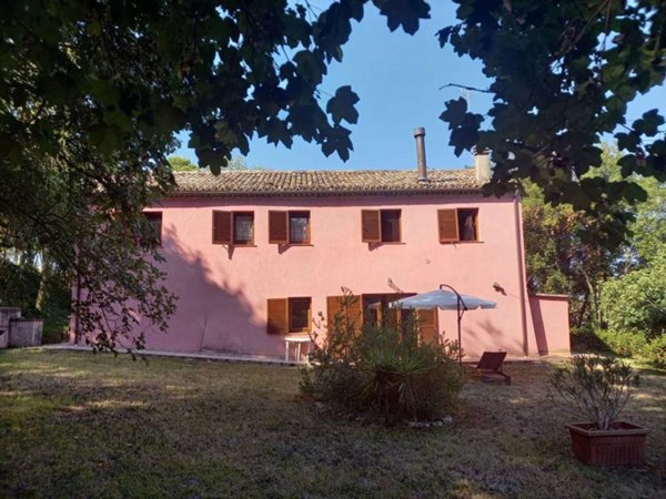 casa indipendente in vendita ad Ancona in zona Candia