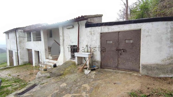 casa indipendente in vendita ad Ancona in zona Montesicuro