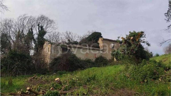 casa indipendente in vendita ad Ancona in zona Pietra La Croce