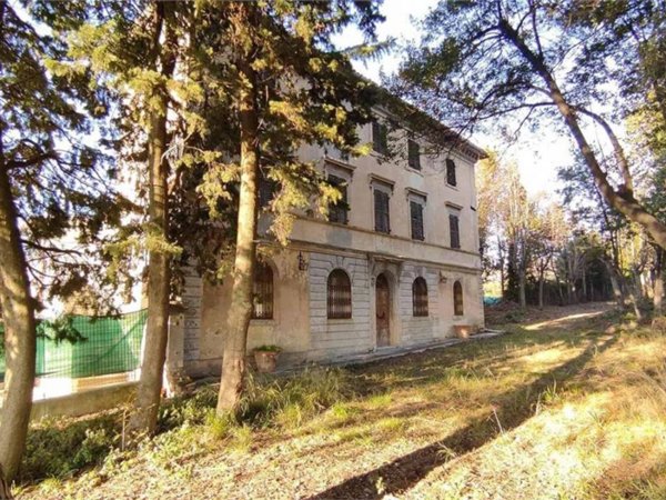 casa indipendente in vendita ad Ancona in zona Varano
