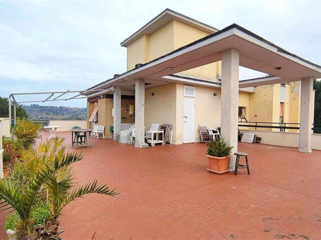 appartamento in vendita ad Ancona in zona Delle Grazie