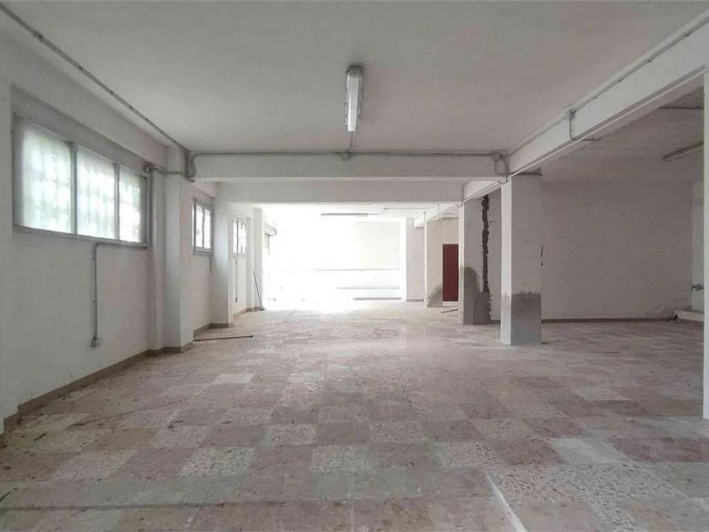 negozio in vendita ad Ancona in zona Piano San Lazzaro