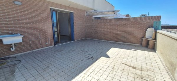 appartamento in vendita ad Ancona in zona Collemarino