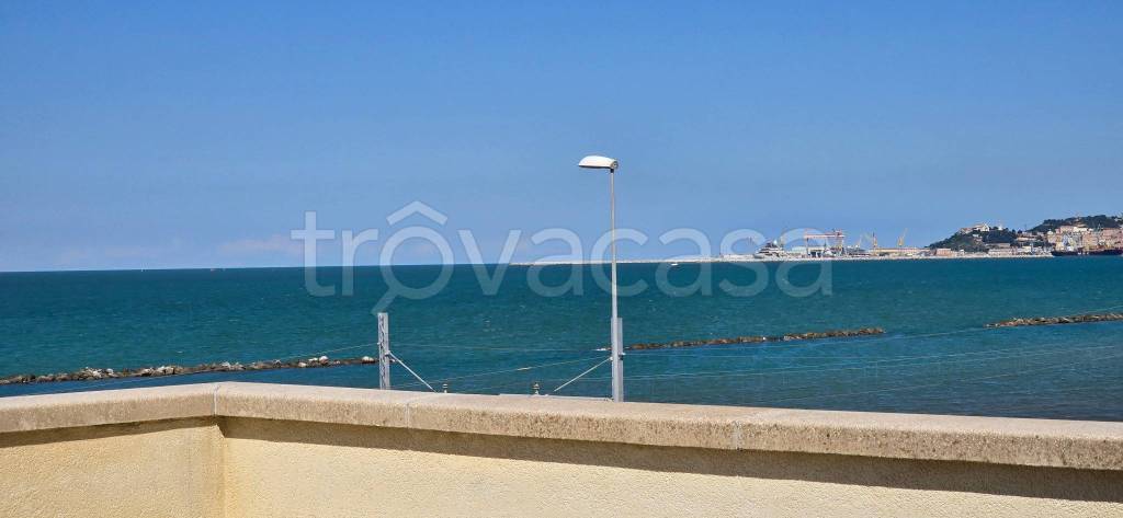 appartamento in vendita ad Ancona in zona Collemarino