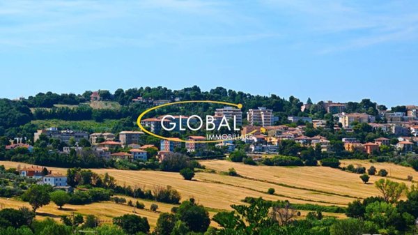 appartamento in vendita ad Ancona in zona Piano San Lazzaro