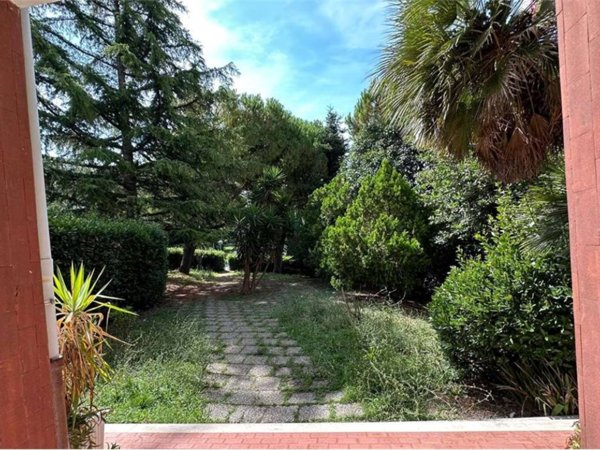 appartamento in vendita ad Ancona in zona Pietra La Croce
