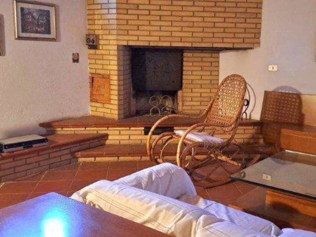 casa indipendente in vendita ad Ancona in zona Candia