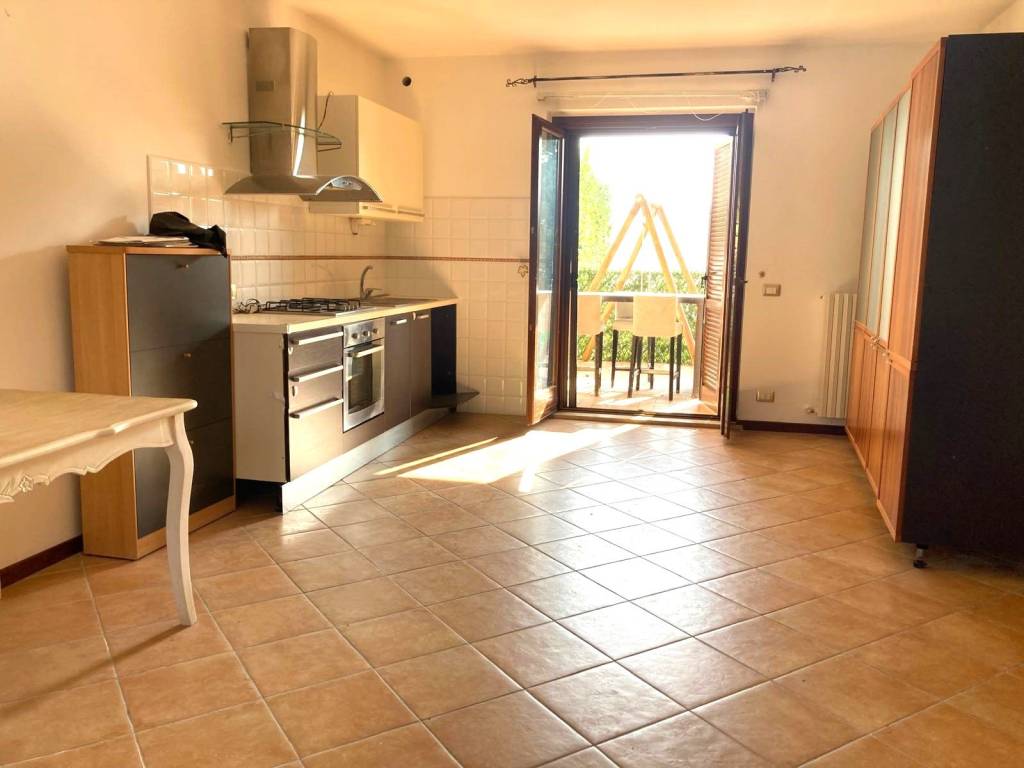 casa indipendente in vendita ad Ancona in zona Candia