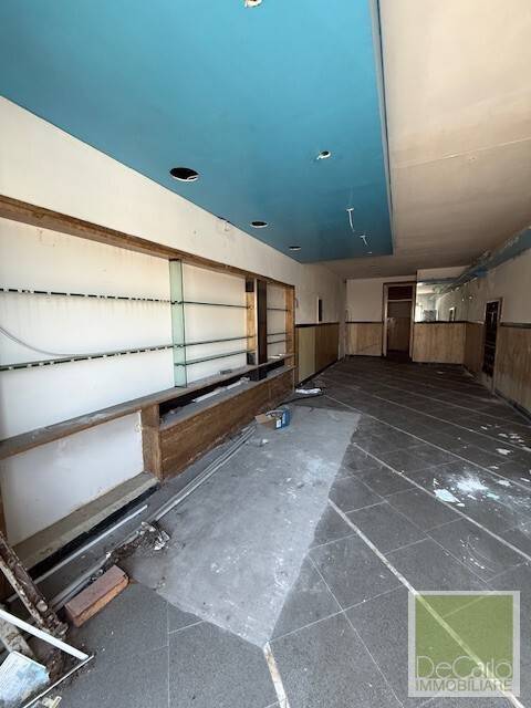 intera palazzina in vendita ad Ancona in zona Posatora