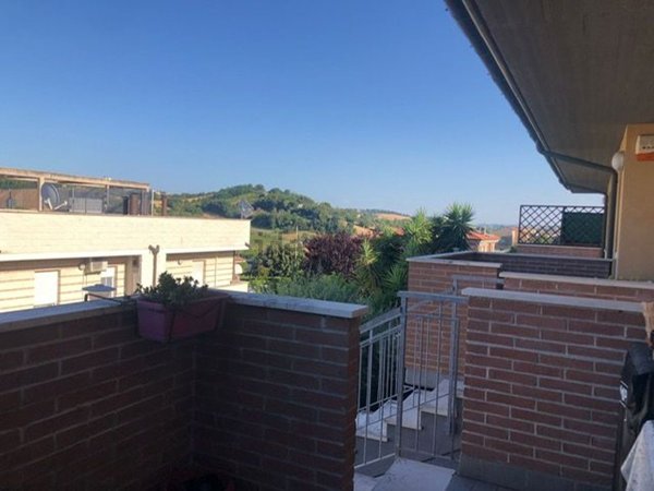 appartamento in vendita ad Ancona in zona Piano San Lazzaro