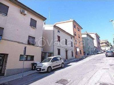 appartamento in vendita ad Ancona in zona Piano San Lazzaro