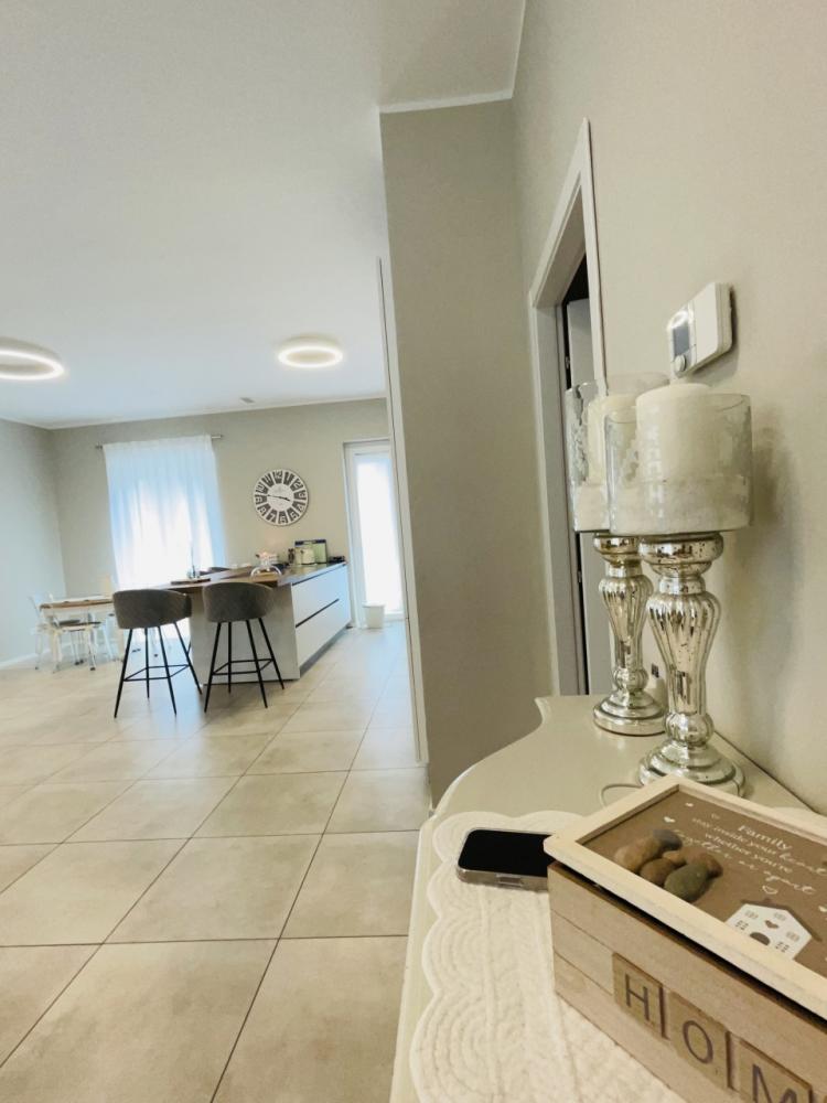 casa indipendente in vendita ad Ancona in zona Piano San Lazzaro