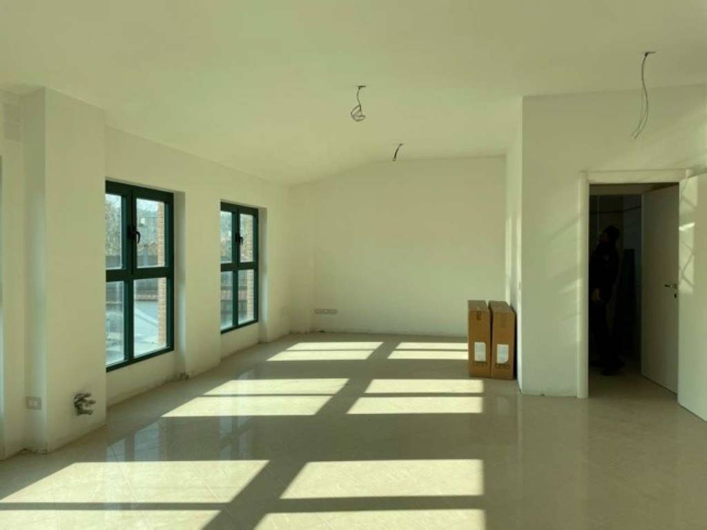 ufficio in vendita ad Ancona in zona Piano San Lazzaro