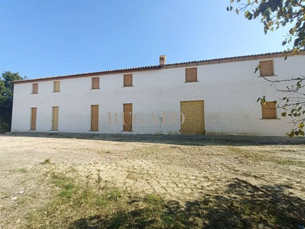 casa indipendente in vendita ad Ancona in zona Varano