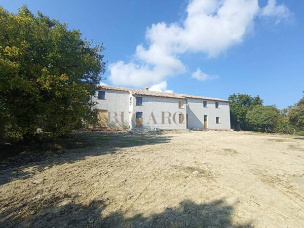 casa indipendente in vendita ad Ancona in zona Pietra La Croce