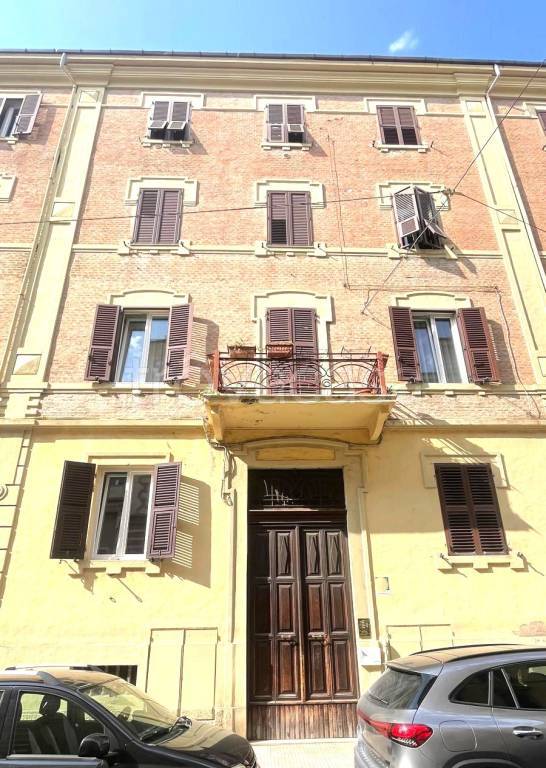 appartamento in vendita ad Ancona in zona Adriatico
