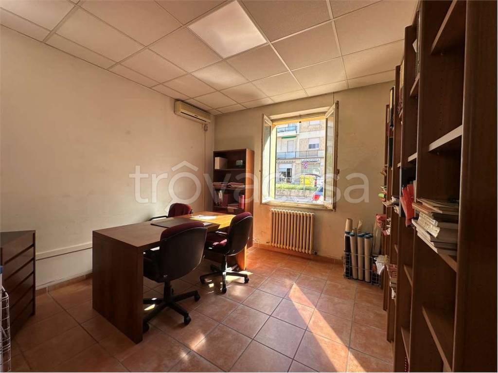 ufficio in vendita ad Ancona in zona Piano San Lazzaro