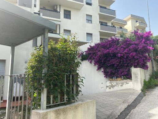 appartamento in vendita ad Ancona in zona Pietra La Croce