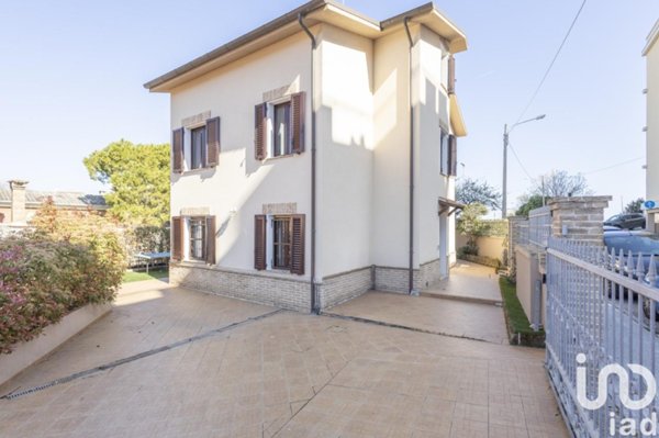casa indipendente in vendita ad Ancona in zona Torrette