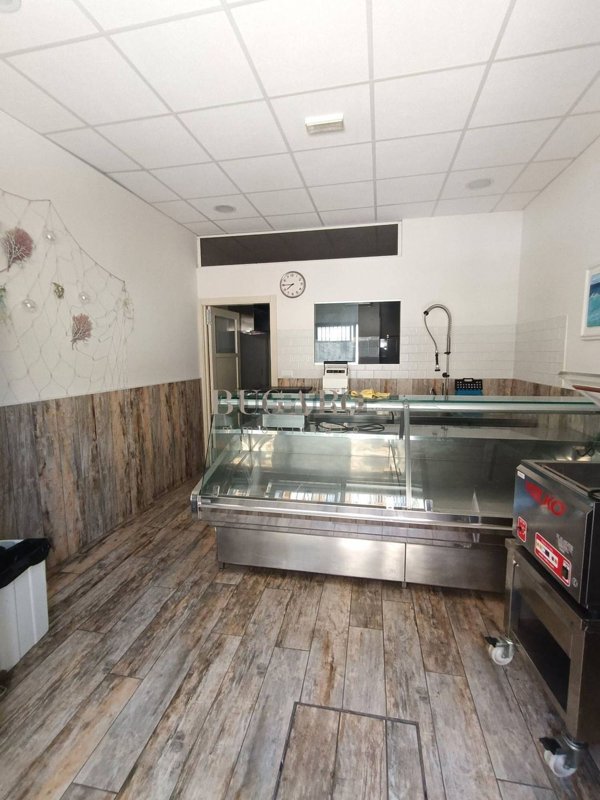 negozio in vendita ad Ancona in zona Pinocchio