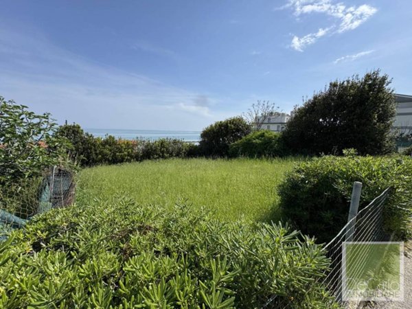 terreno agricolo in vendita ad Ancona in zona Torrette