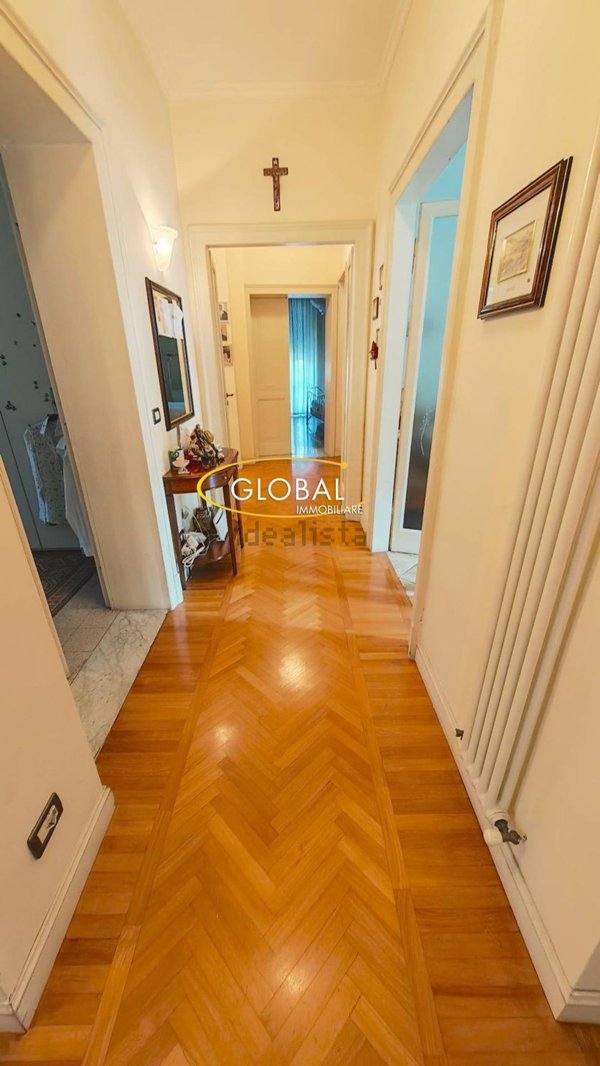 appartamento in vendita ad Ancona in zona Adriatico