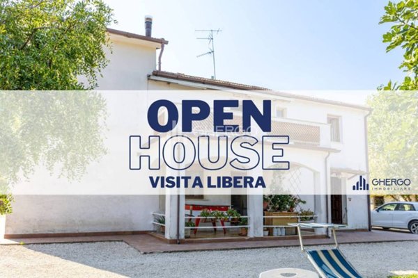 casa indipendente in vendita ad Ancona in zona Casette Di Paterno