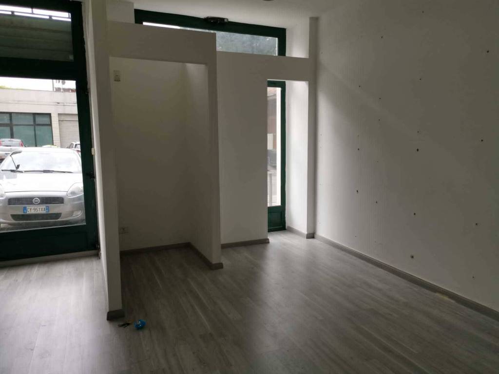negozio in vendita ad Ancona