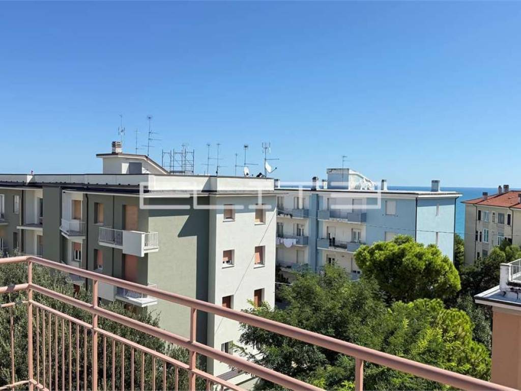 appartamento in vendita ad Ancona in zona Adriatico