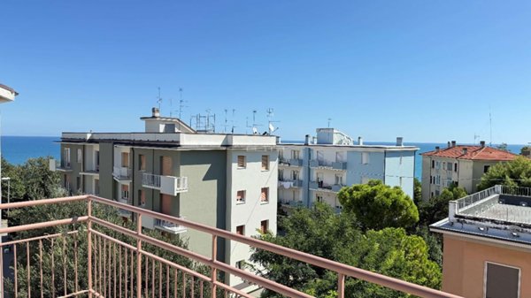 appartamento in vendita ad Ancona in zona Adriatico