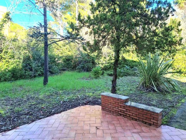 casa indipendente in vendita ad Ancona in zona Candia