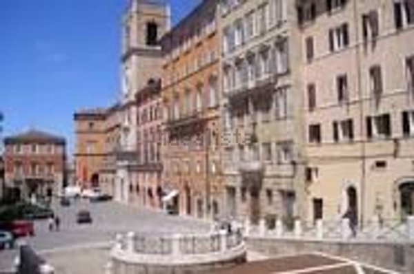 locale commerciale in vendita ad Ancona in zona Baraccola