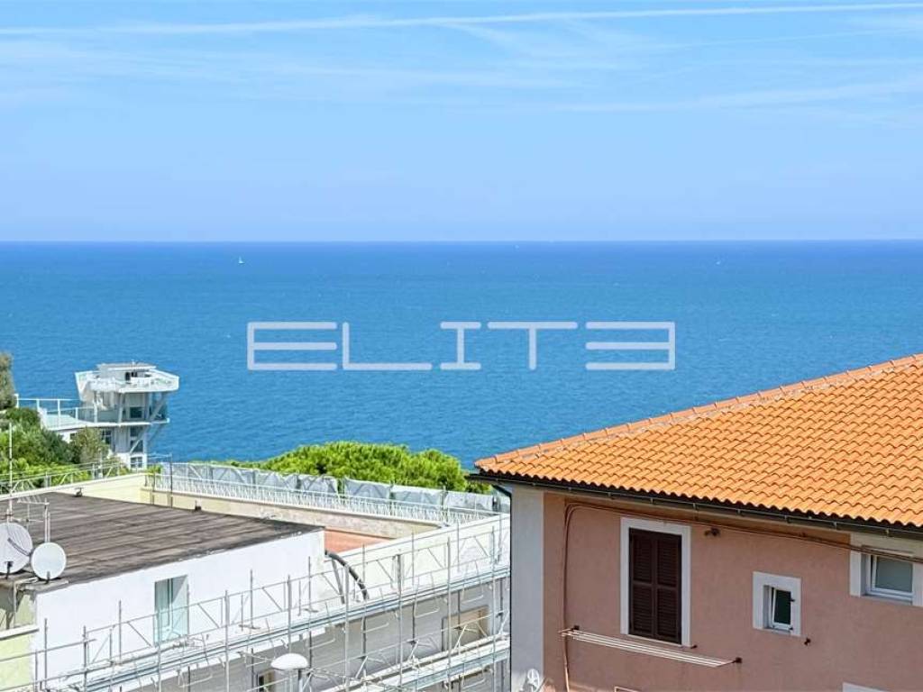 appartamento in vendita ad Ancona in zona Passetto