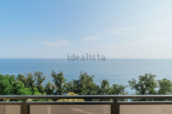 appartamento in vendita ad Ancona in zona Adriatico